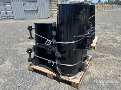 Quantity of (5) Q/C Excavator Bucket - Fits 3 - 4 ton (Unused)