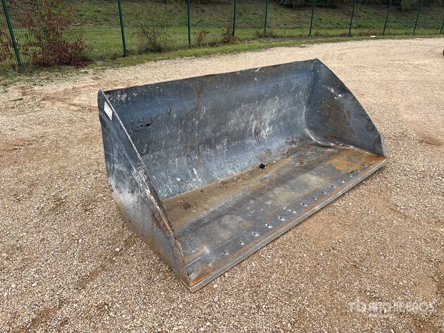 2450 mm Godet Bucket | Ritchie Bros. Auctioneers