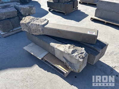 Quantity of Bluestone Blocks معدات بناء متنوعة