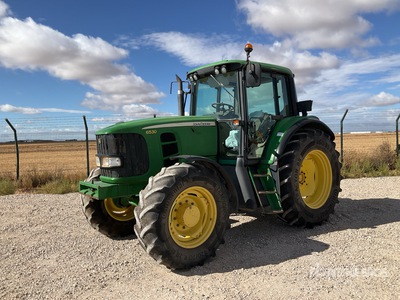 2009 John Deere 6530 4WD Tractor
