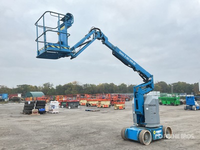2015 Genie Z30/20N RJ 2WD Electric Articulating Boom Lift