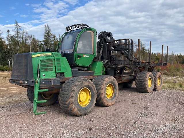 2017 John Deere 1910E 8x8 Log Forwarder 2017 John Deere 1910E 8x8 Log Forwarder