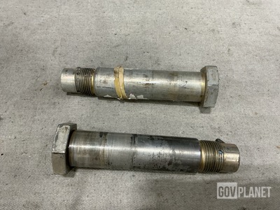 (2) Boeing 7-211511133-3 Machine Bolts