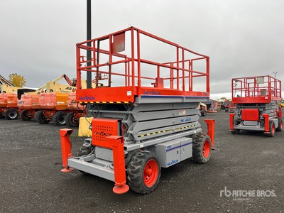 2006 Skyjack SJ7135 4x4 Dual Fuel シザーリフト