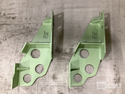 (32) Cadillac Gage Textron 136053 Mounting Brackets