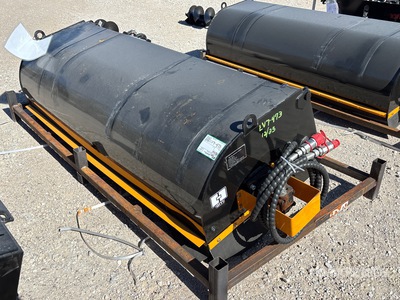 2025 GIYI GY-BS72 72 in Skid Steer Sweeper (Unused)