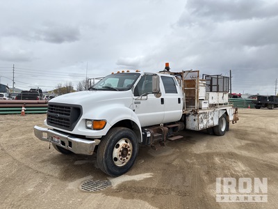 2000 Ford F-750 XL 4x2 Crew Cab Camion de service