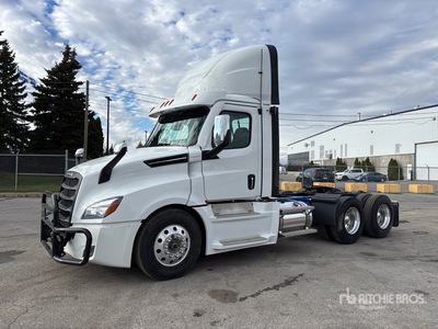 2024 Freightliner Cascadia 126 6x4 تراكتور شاحنة كابينة النوم (ثنائية المحور)