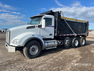 2016 Kenworth T880 8x4 Tri/A Dump Truck