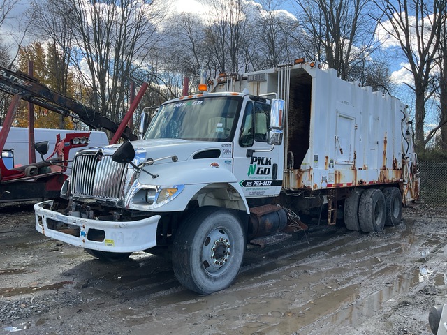 2003 International 7400 6x4 Rear Loader Waste Collection Truck 2003 International 7400 6x4 Rear Loader Waste Collection Truck