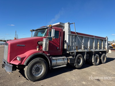 2011 Kenworth T800 8x4 Tri/A Dump Truck