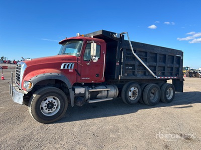 2009 Mack GU713 8x4 Tri/A-kiepwagen