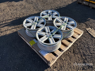 Quantity of (4) Rims قطع غيار الشاحنات
