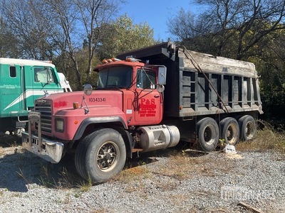 1998 Mack RD688S 8x4 شاحنة قلابة /ثلاثة محاور