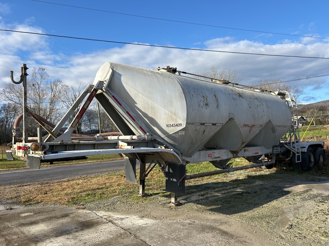1985 Fruehauf HAB-F2-J 1000 1000 cft T/A Pneumatic Bulk Trailer