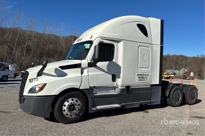 2022 Freightliner Cascadia 126 6x4 Sleeper Truck Tractor