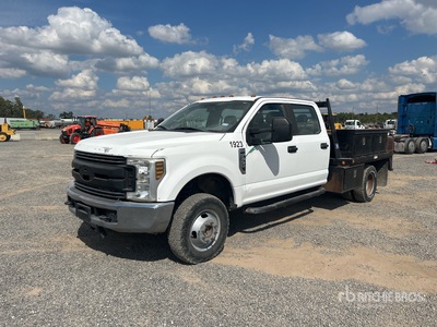 2018 Ford F-350 XL 4x4 Crew Cab Flatbed Truck