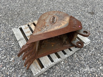 2016 Fabco 18" Bucket 18 in Digging Fabco 18" Pin on Bucket/580N Rear Backhoe Bucket