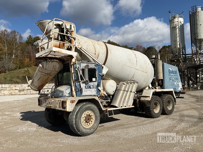 2006 Advance 6x6 6x6 Front Discharge Mixer Truck