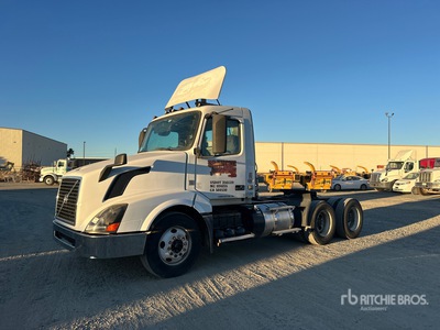 2016 Volvo VNL300 6x4 T/A Dagcabine Trekker