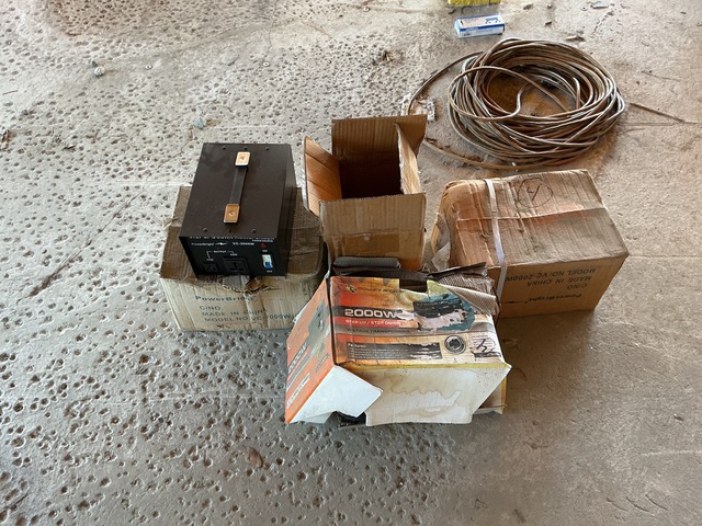 (4) Voltage Transformers