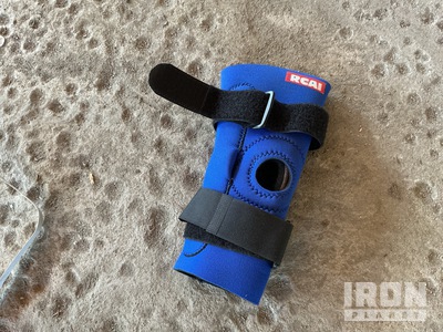 (9) Knee Braces