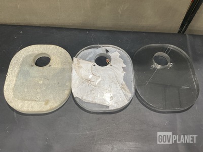 (3) Plastic Plates
