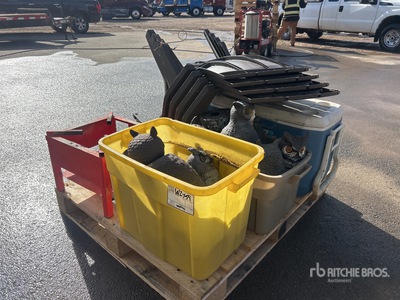 Quantity of (4) Lawn Sillas