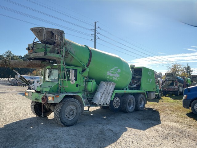 2015 Terex Advance 8x6 Front Discharge Mixer Truck