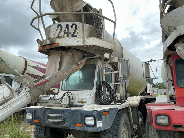 2007 Oshkosh 8x6 Front Discharge Mixer Truck 2007 Oshkosh 8x6 Front Discharge Mixer Truck