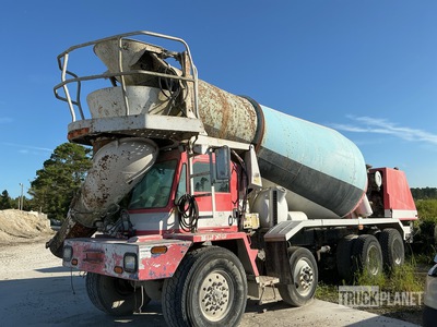 2005 Oshkosh 8x6 Front Discharge Mixer Truck (Inoperable)