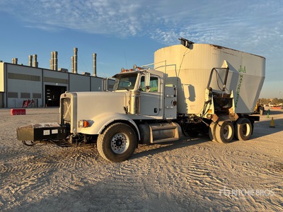 2009 Peterbilt 367 6x4 Feed Truck