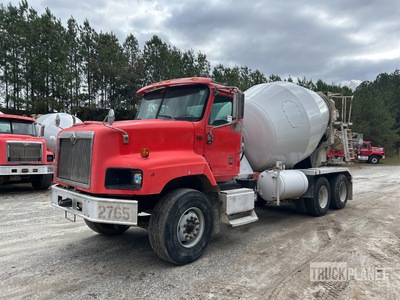 2007 International 5000 6x4 Mixer Truck