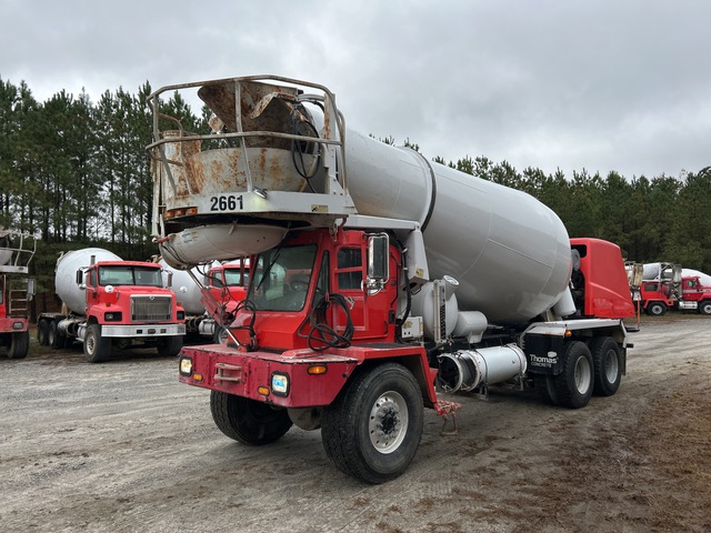 2006 Oshkosh S-2346 6x6 Front Discharge Mixer Truck 2006 Oshkosh S-2346 6x6 Front Discharge Mixer Truck