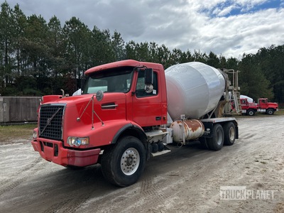 2006 Volvo VHD64B 6x4 Mixer Truck