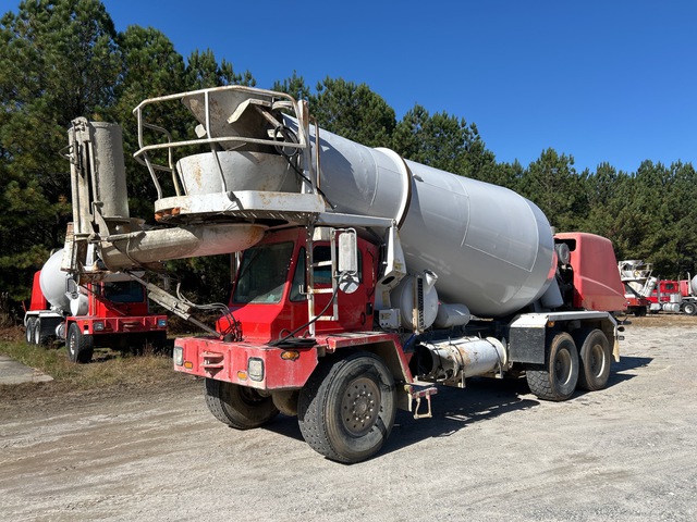2007 Oshkosh S-2346 6x6 Front Discharge Mixer Truck 2007 Oshkosh S-2346 6x6 Front Discharge Mixer Truck