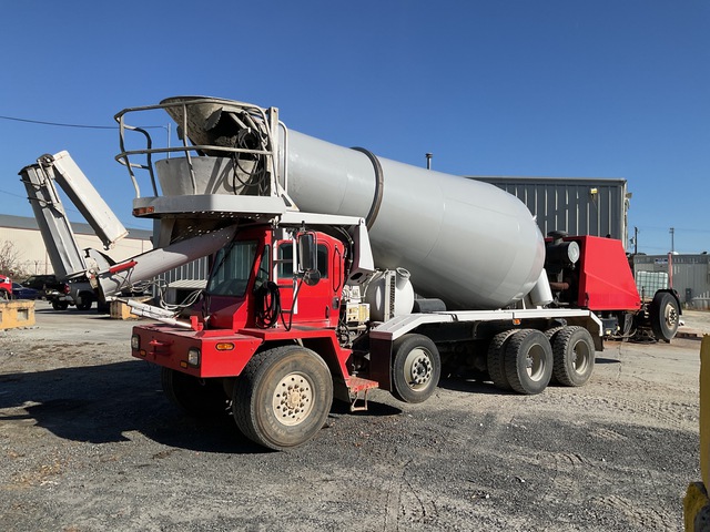 2005 Oshkosh S-2106L 10x6 Front Discharge Mixer Truck 2005 Oshkosh S-2106L 10x6 Front Discharge Mixer Truck