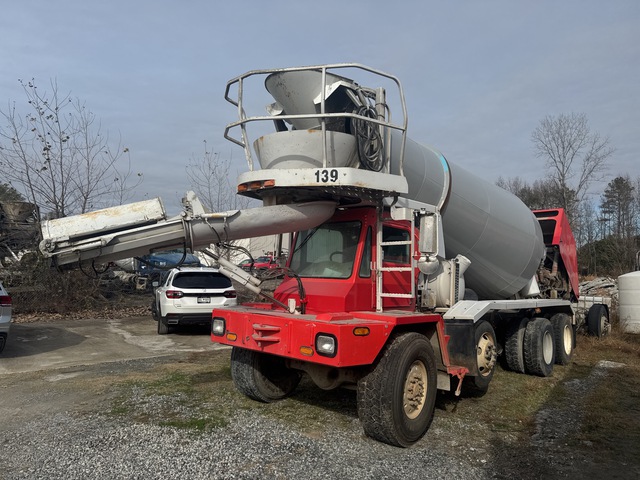 2005 Oshkosh S-2106L 10x6 Front Discharge Mixer Truck