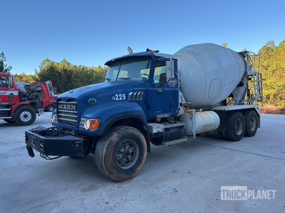 2006 Mack CV713 6x4 Camion mélangeur