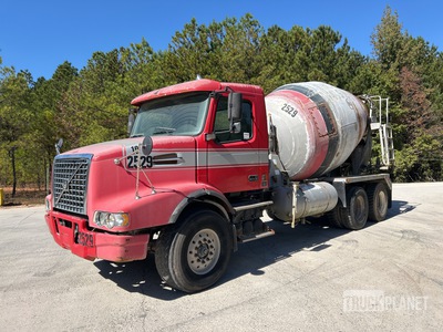 2005 Volvo VHD64B 6x4 Camion mélangeur