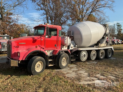 2005 Kenworth 12x4 Mixer Truck