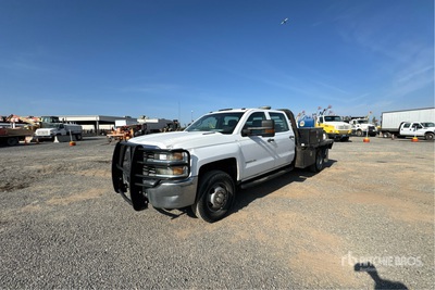 2015 Chevrolet Silverado 3500HD 4x4 Crew Cab Flatbed Truck