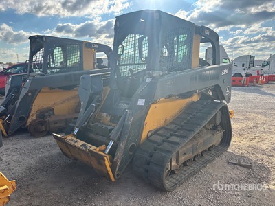 2015 John Deere 333E Two-Speed لودر بجنزير