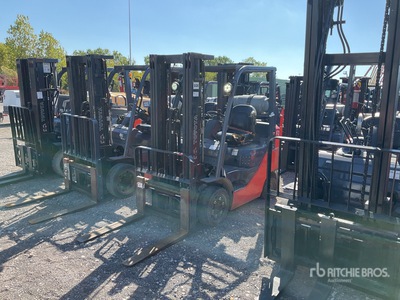 2013 Toyota 8FGCU25 4500 lb Pneumatic Tire Carretilla Elevadora