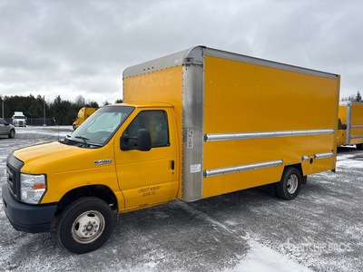 2018 Ford E-450 4x2 Van Truck