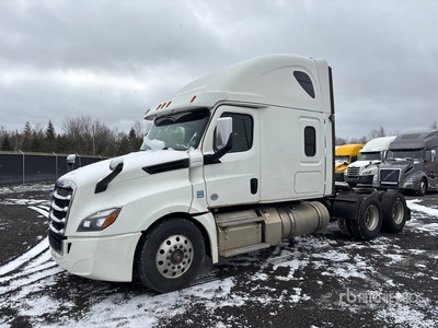 2019 Freightliner Cascadia 126 6x4 تراكتور شاحنة كابينة النوم (ثنائية المحور)