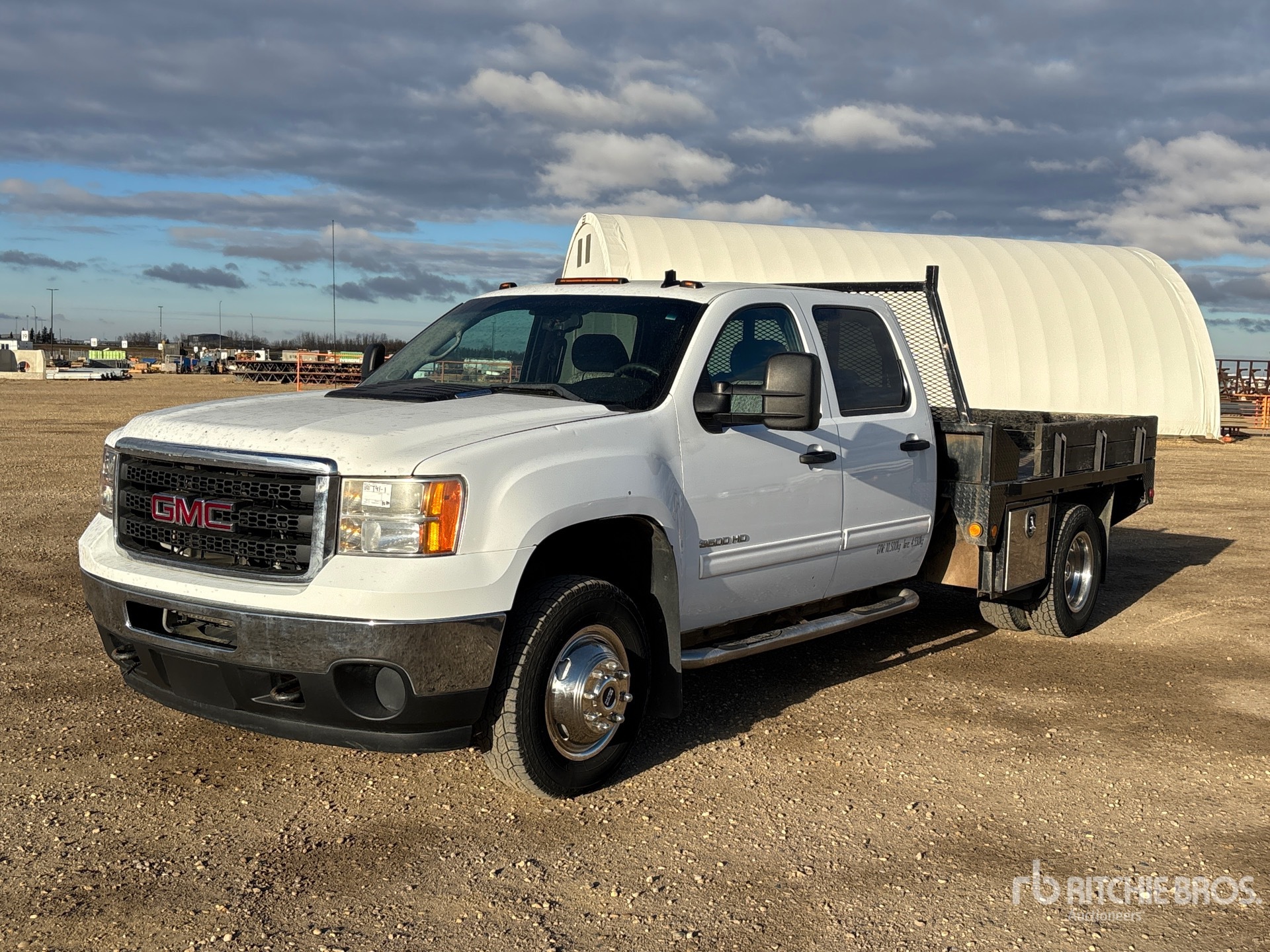2011 GMC Sierra 3500HD 4x4 Crew Cab Pritsche-Lkw
