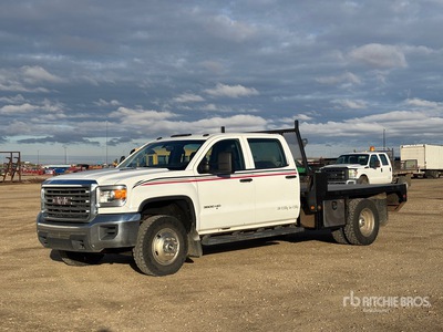 2015 GMC Sierra 3500HD 4x4 Crew Cab Flatbed Truck