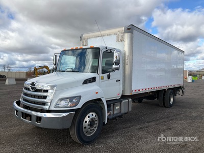 2018 Hino 308 4x2 Furgoneta caja cerrada