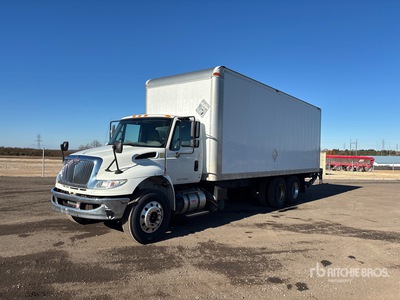 2018 International DuraStar 4400 6x4 Van Truck